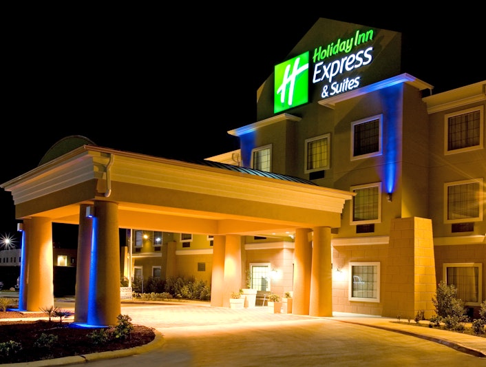 Holiday Inn Express and Suites Jourdanton-Pleasanton