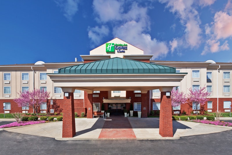 HOLIDAY INN EXP STS MANCHESTER