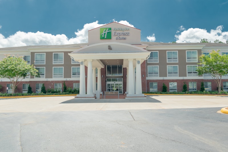 HOLIDAY INN EXP STES NATCHITOC