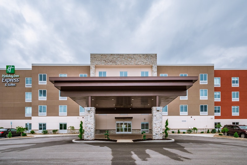 Holiday Inn Express and Suites South Bend – South
