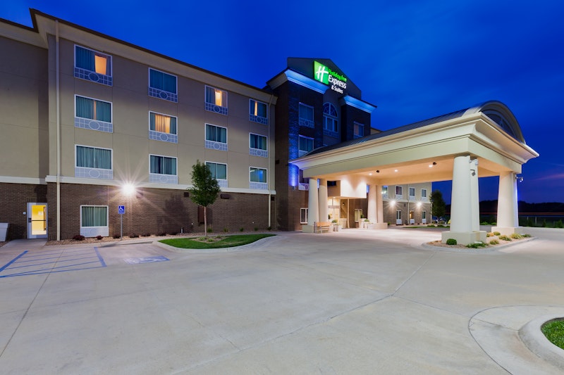 Holiday Inn Express and Suites Salina