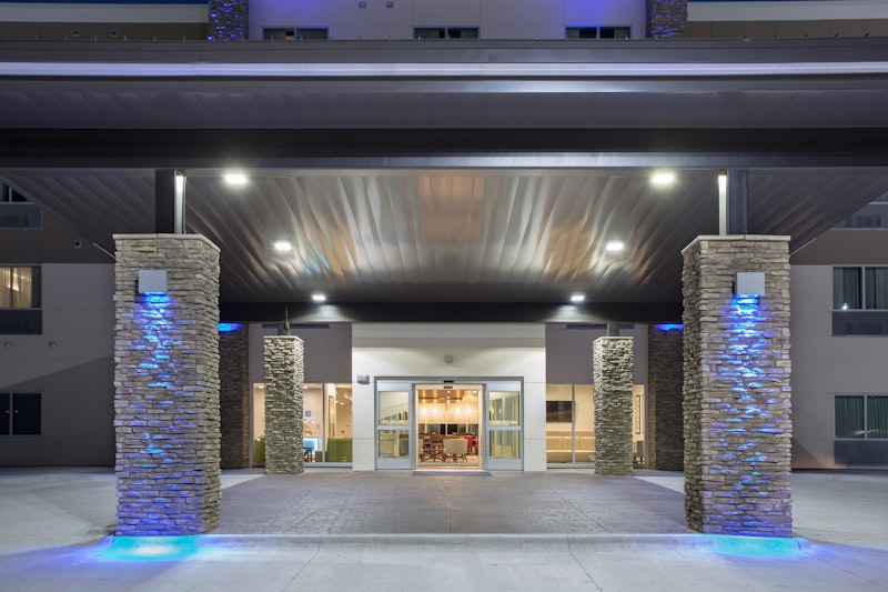 Holiday Inn Express and Suites Lincoln