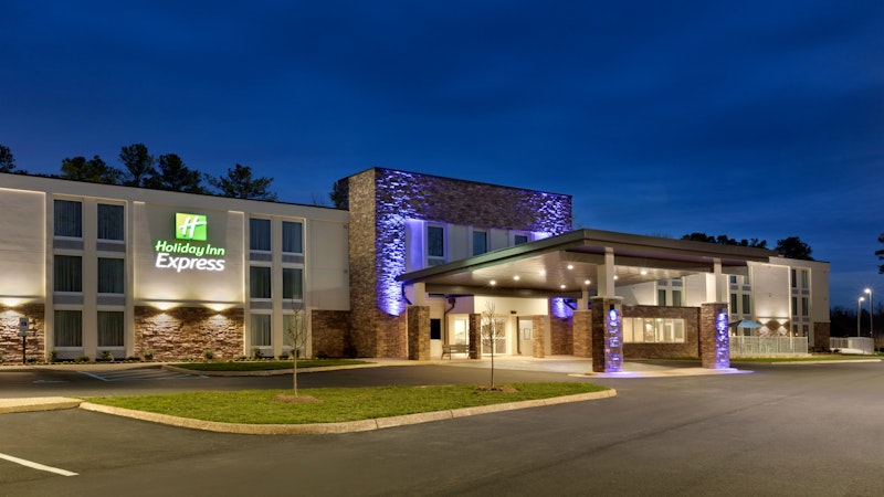 Holiday Inn Express Williamsbrg Busch Gardens Area