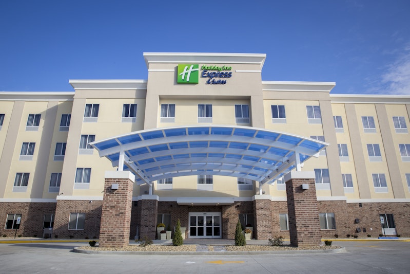 Holiday Inn Express and Suites Edwardsville