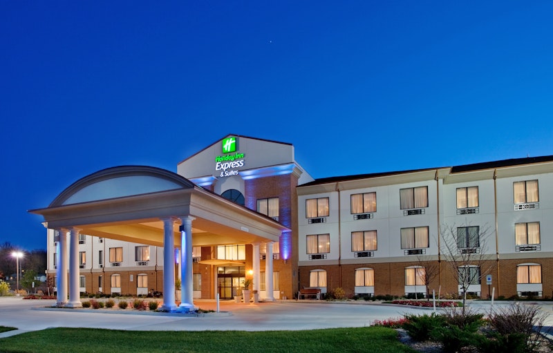 Holiday Inn Express Hotel & Suites ST CHARLES