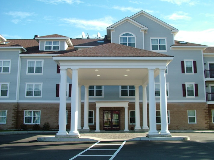 HOLIDAY INN EXP STES WHITE RIV