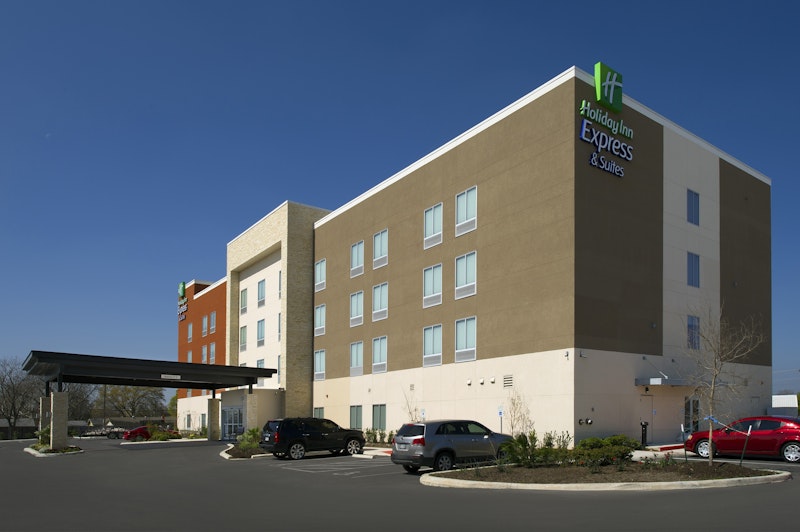 Holiday Inn Express and Suites New Braunfels