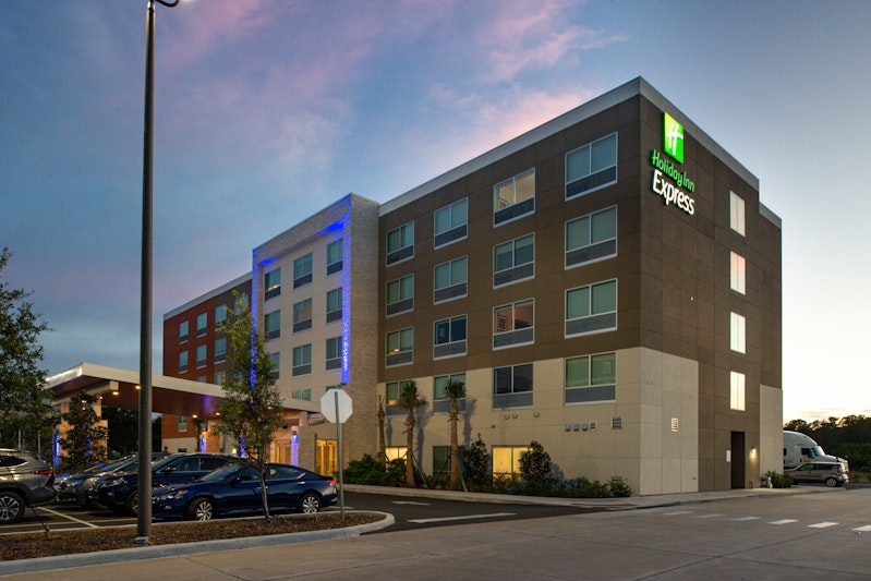 Holiday Inn Express Orlando – South Park