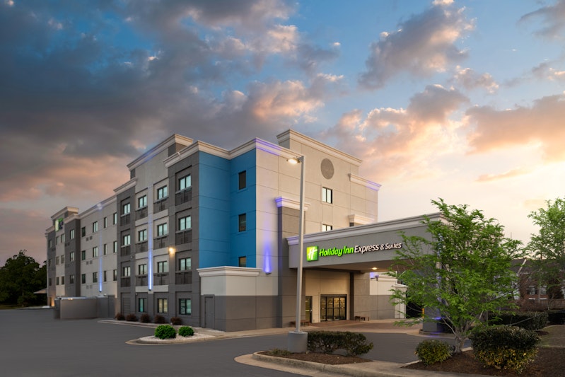 Holiday Inn Express and Suites Leesburg – Historic District