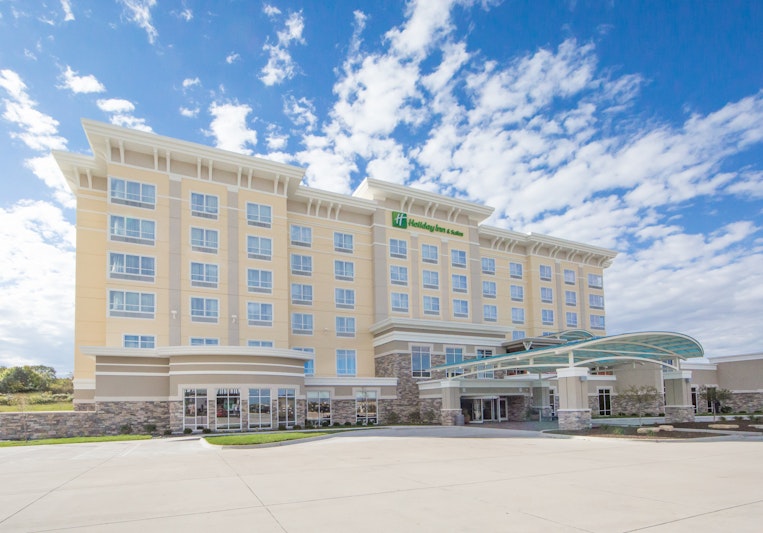 Holiday Inn Hotel and Suites Davenport