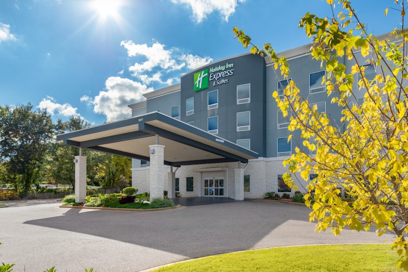 Holiday Inn Express and Suites Memphis Airport West