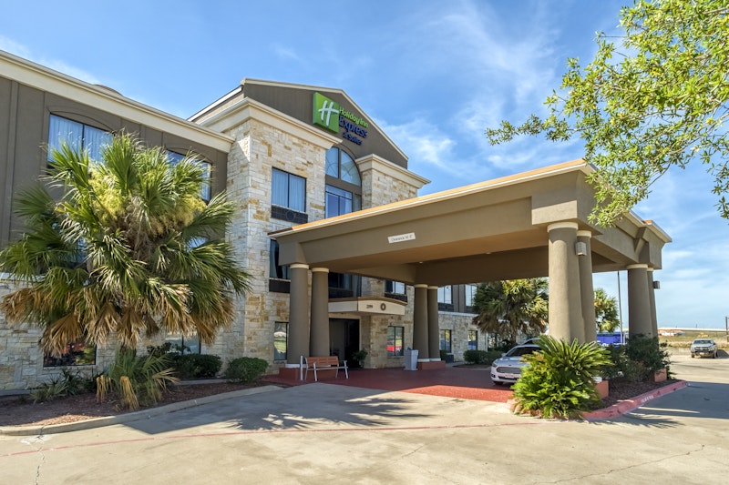 HOLIDAY INN EXP STES BEEVILLE