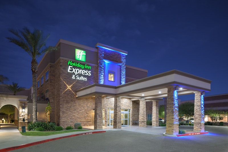 Holiday Inn Express and Suites Phoenix East – Gilbert