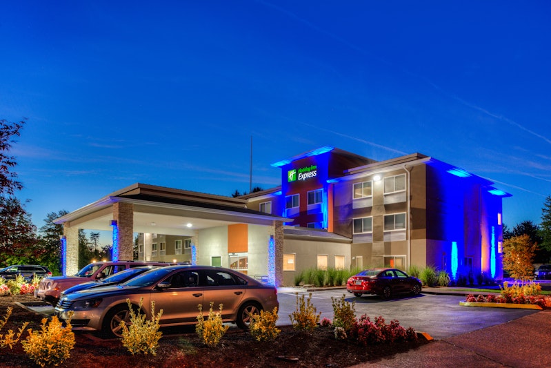 Holiday Inn Express Newberg – Wine Country
