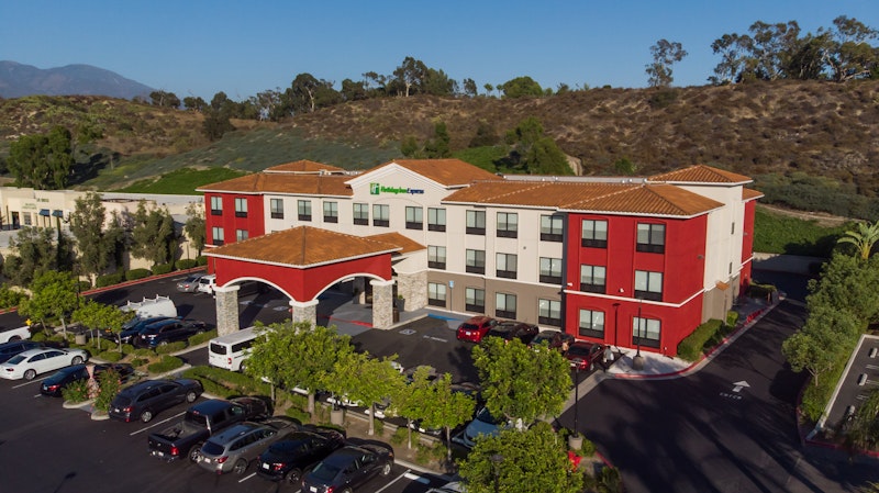 Holiday Inn Express and Suites Lake Forest – Irvine East