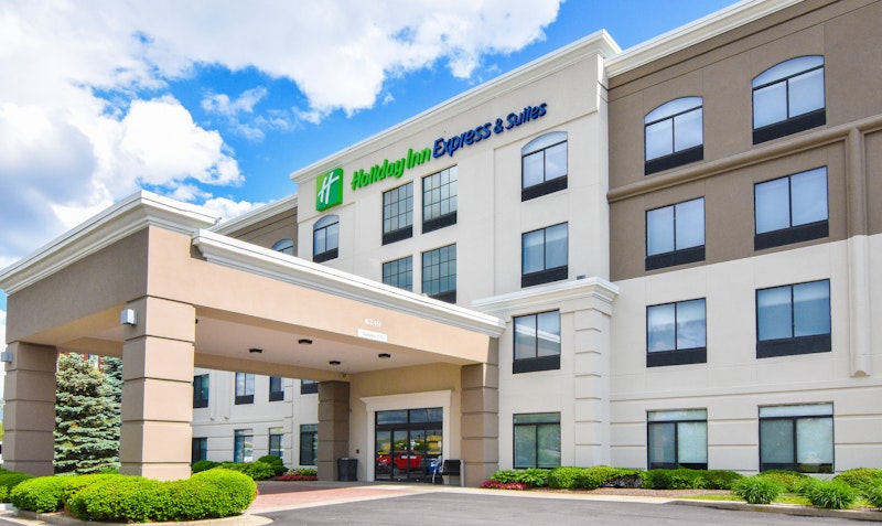 Holiday Inn Express and Suites Indianapolis Northwest