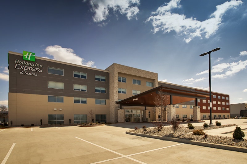 Holiday Inn Express and Suites Mount Vernon