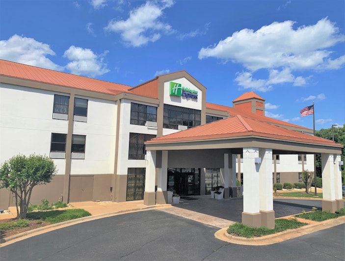 HOLIDAY INN EXP HILLSBOROUGH