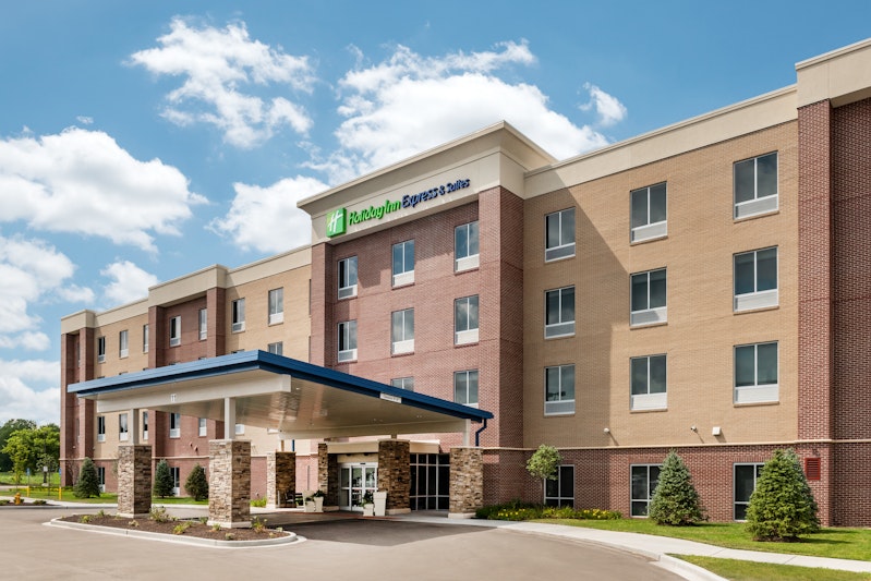 Holiday Inn Express and Suites St. Louis – Chesterfield