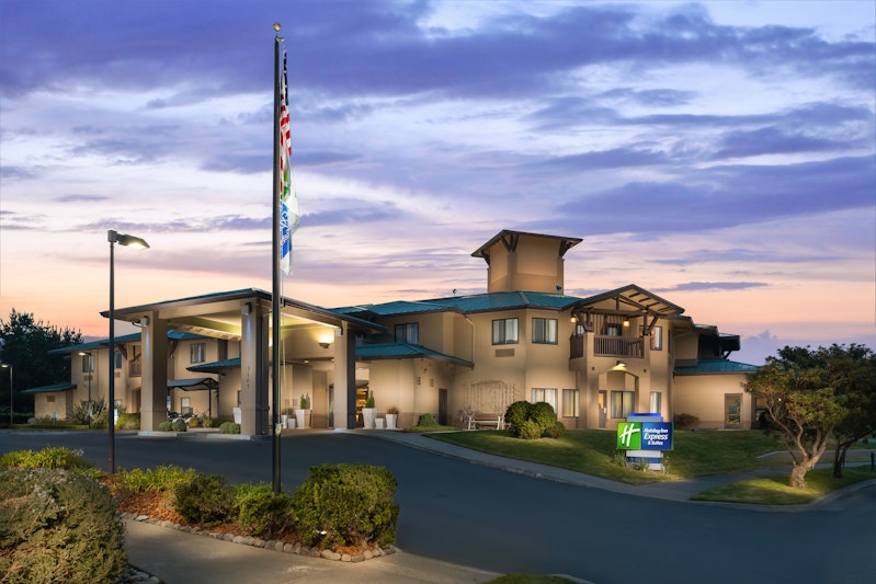 HOLIDAY INN EXP MCKINLEYVILLE