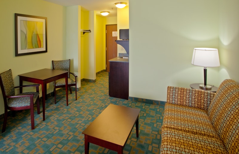 HOLIDAY INN EXP STES THORNBURG