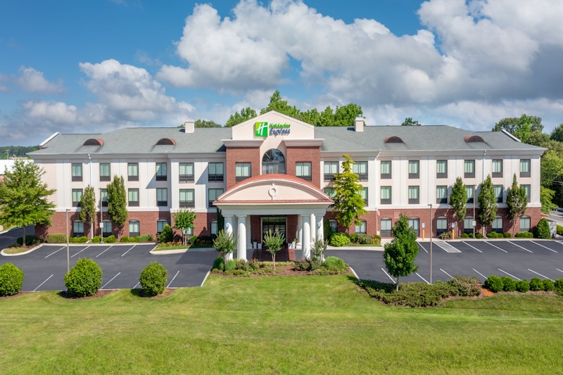 HOLIDAY INN EXP STES TULLAHOMA