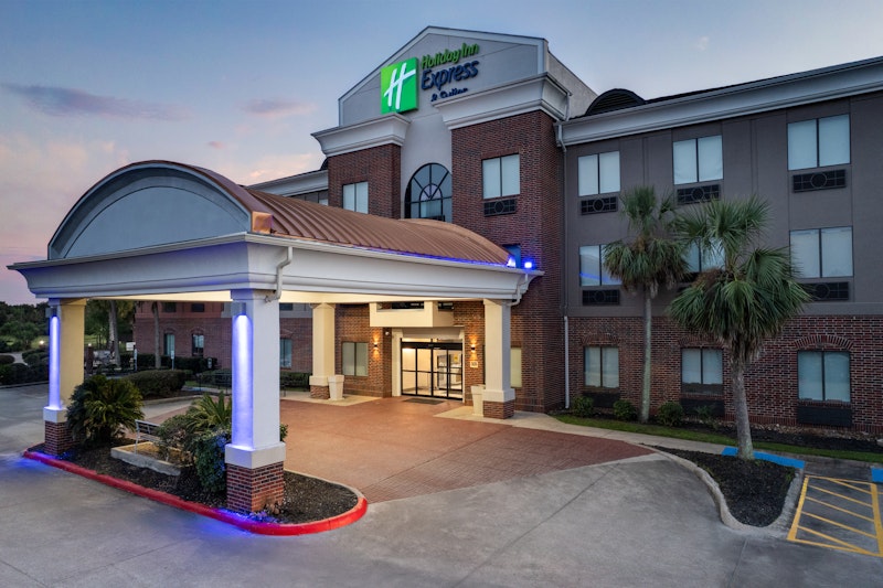 HOLIDAY INN EXP STES WINNIE
