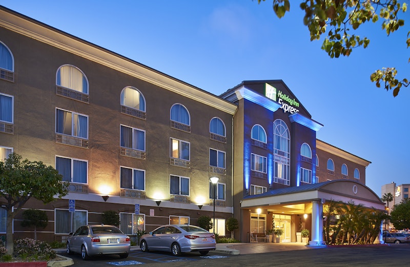 HOLIDAY INN EXPSTE SORRENTOVLY