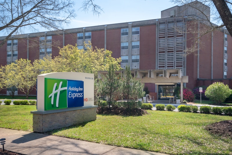 Holiday Inn Express – Military Building 308