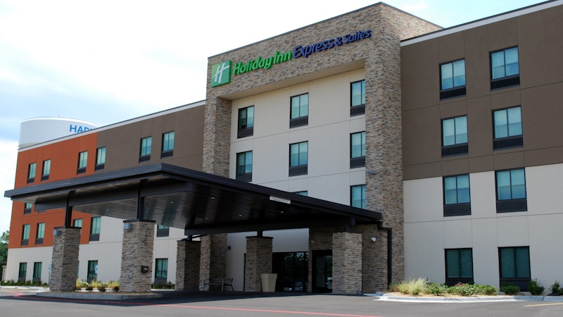 Holiday Inn Express and Suites White Hall