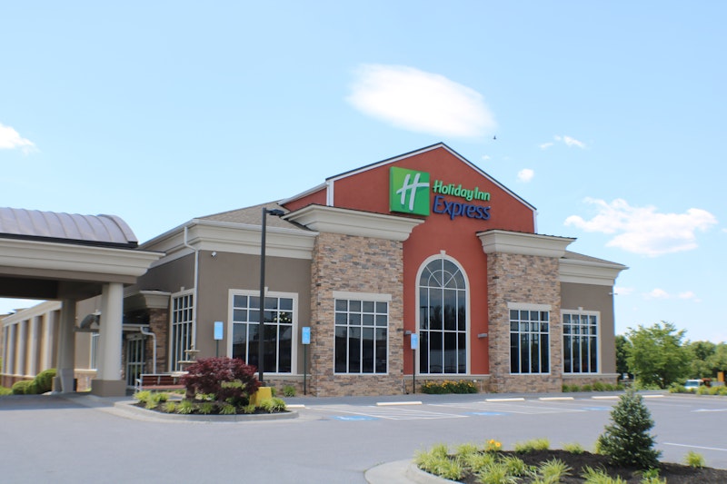 HOLIDAY INN EXPRESS WOODSTOCK