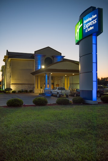 HOLIDAY INN EXP STES WAUSEON