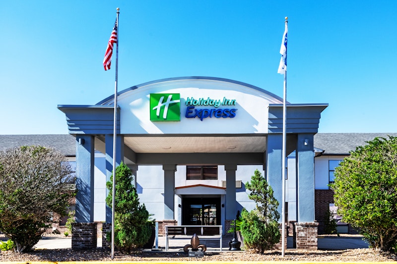 HOLIDAY INN EXP BREAUX BRIDGE