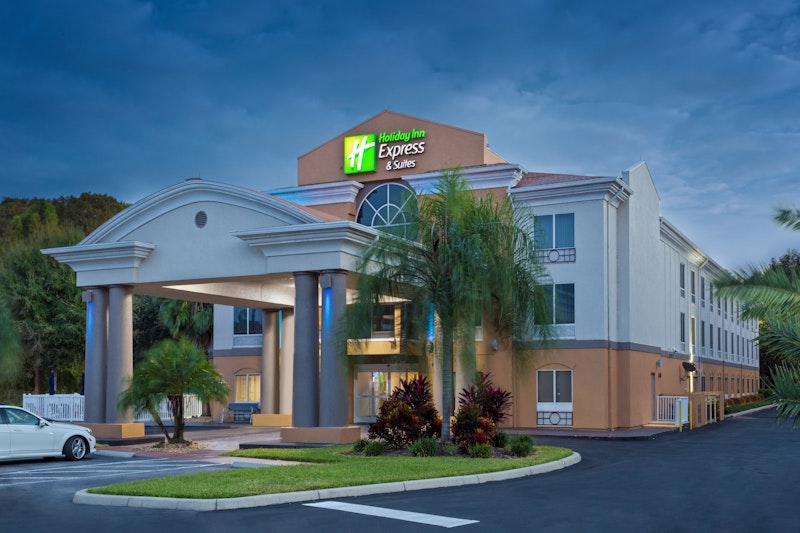 HOLIDAY INN EXPRESS TAVARES
