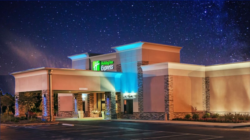 HOLIDAY INN EXPRESS APT