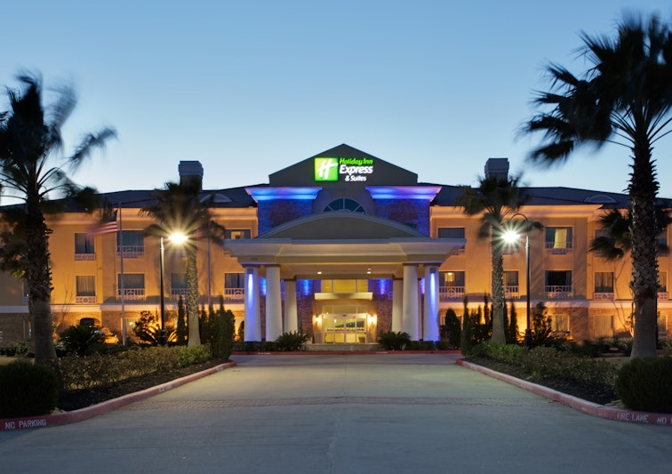 HOLIDAY INN EXPRESS PEARLAND