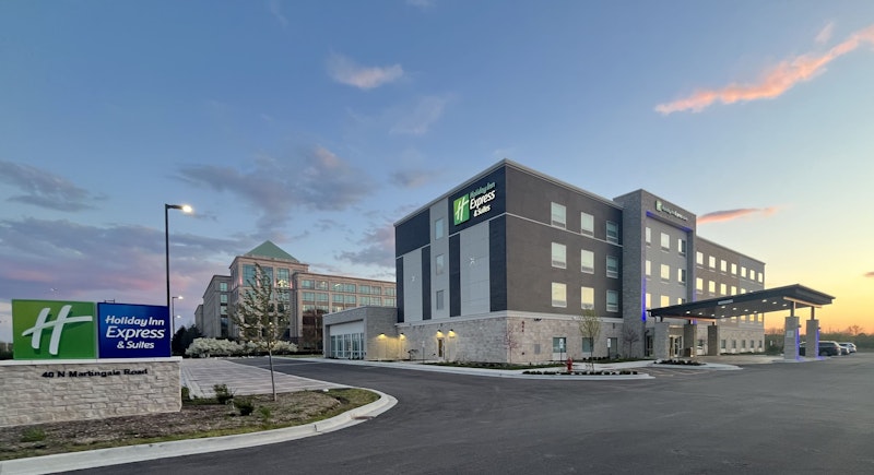 Holiday Inn Express and Suites Chicago Schaumburg