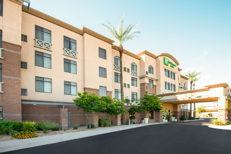 Holiday Inn Hotel and Suites Goodyear – West Phoenix Area