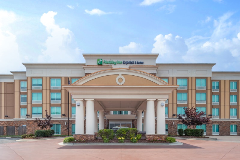Holiday Inn Express and Suites Huntsville North