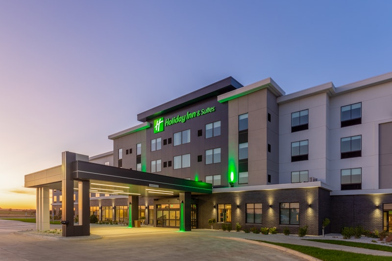 Holiday Inn Hotel and Suites Cedar Falls-Waterloo Event Ctr