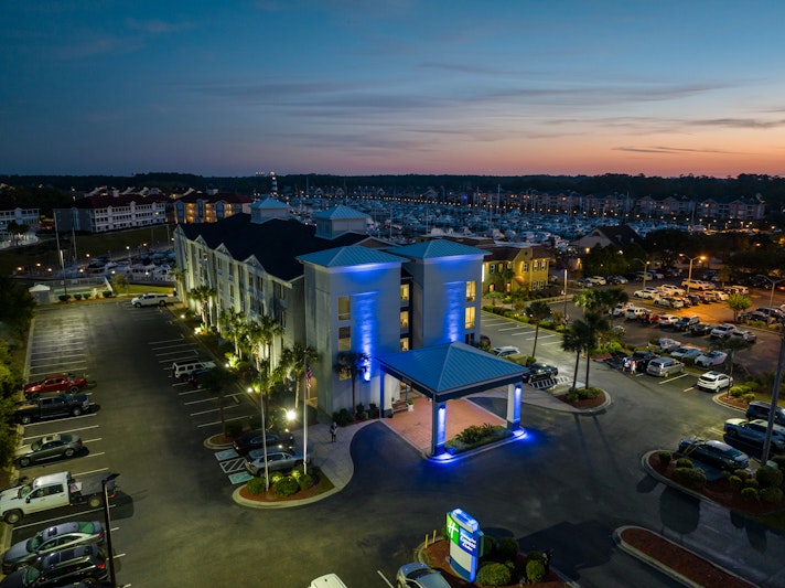Holiday Inn Express and Suites N. Myrtle Beach-Little River