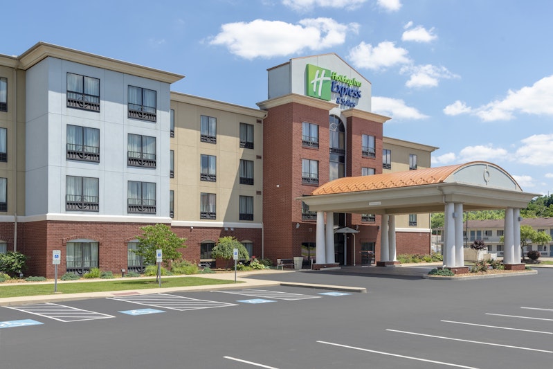 HOLIDAY INN EXP NEW PHILADEL