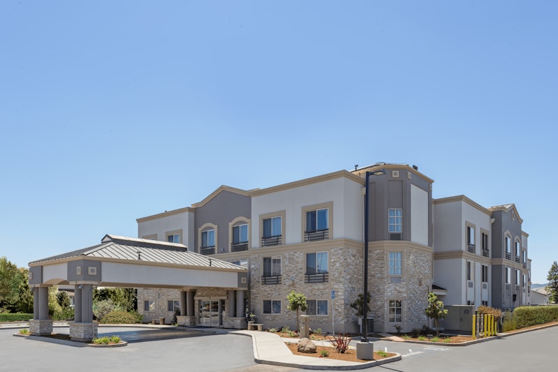 HOLIDAY INN EXP STS MORGAN HIL