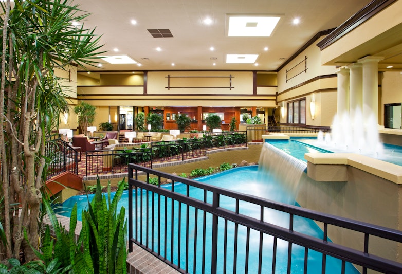 Holiday Inn Hotel & Suites Cincinnati Eastgate