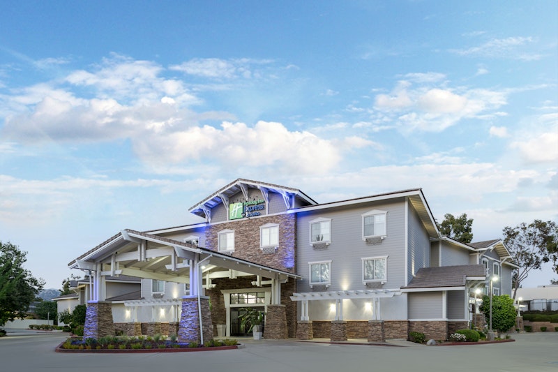 HOLIDAY INN EXP STE SAN DIMAS