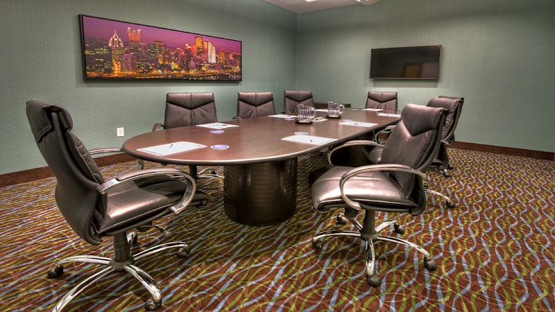 Holiday Inn Express and Suites Pittsburgh SW – Southpointe