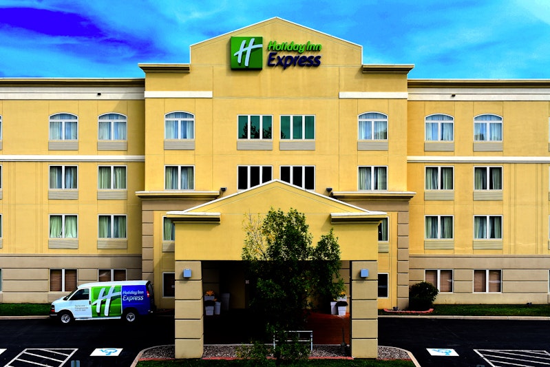 Holiday Inn Express & Suites-Syracuse/Fairgrounds