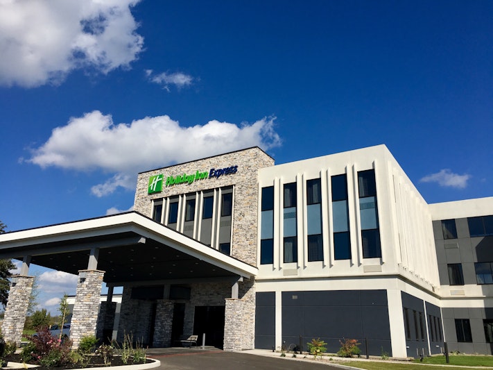 Holiday Inn Express Grand Island – Niagara Falls