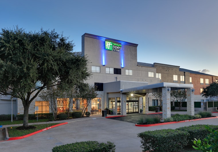 Holiday Inn and Suites Round Rock