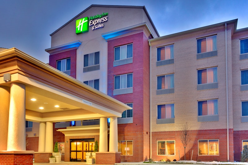 HOLIDAY INN EXP STES EAST DEWI